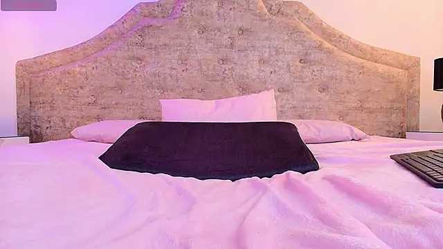 Victoria_Adams14's cam snapshot