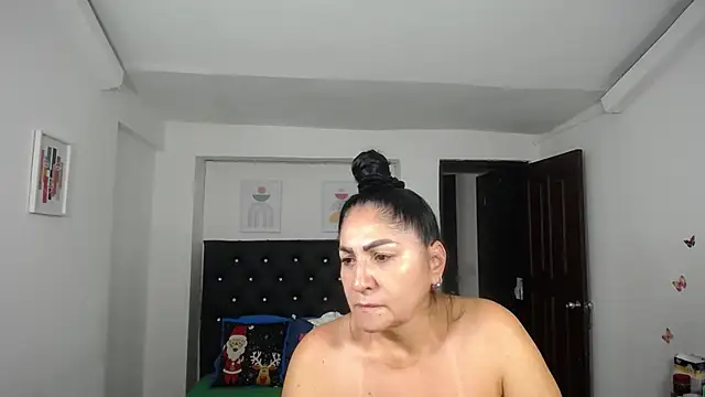 mature_bigboobs10's cam snapshot