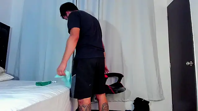 LucasBeaumont live sex cam