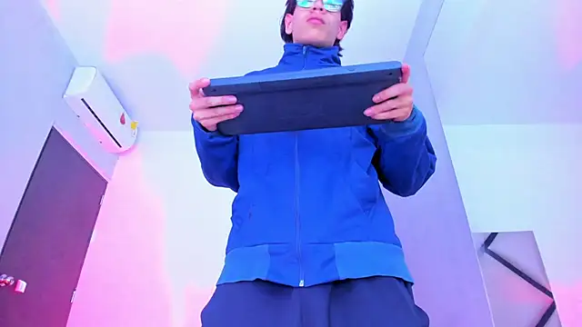 Bennet-Gray's cam snapshot