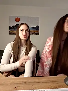 MayaGlow's cam snapshot