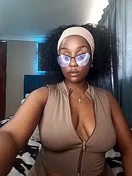 Queen-Chocolate's cam snapshot