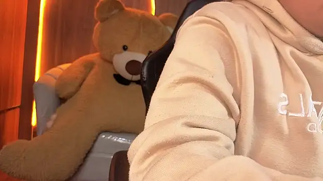 Alice_b_'s cam snapshot