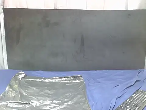 JuicyWetPussy19's cam snapshot