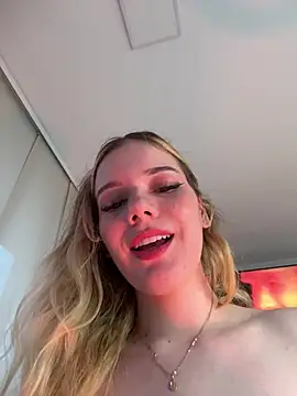NicoleCut live sex cam