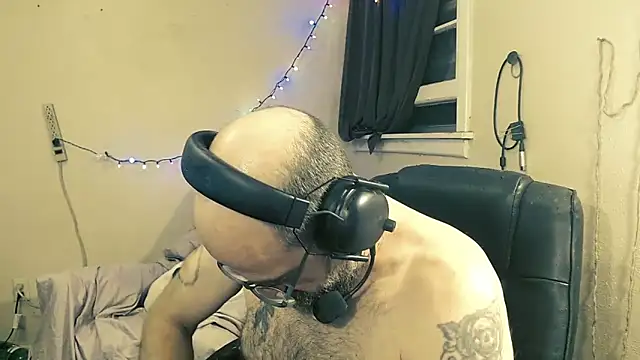 MrBigginTX's cam snapshot