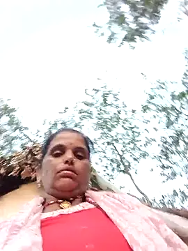 Manvi_hote's cam snapshot