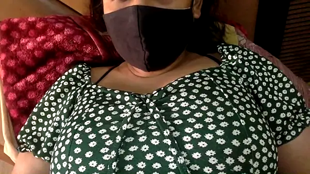 Haanikaur_saavi's cam snapshot