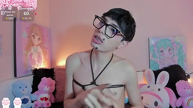 Strawberry_Kitty_'s cam snapshot