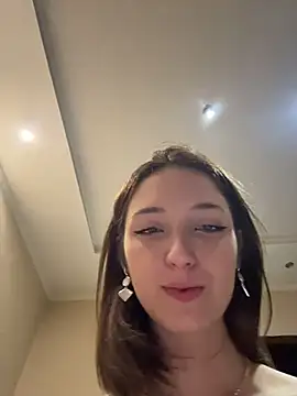 DollyTall's cam snapshot