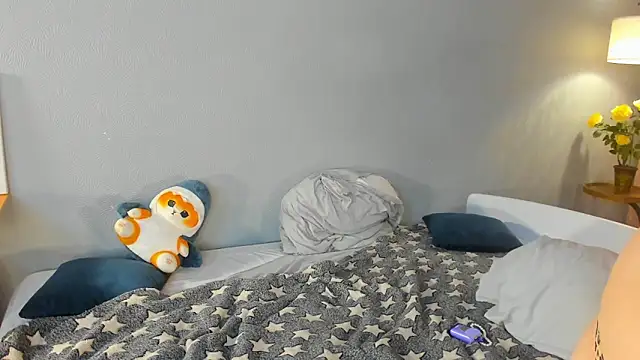 EthalCarlsqq's cam snapshot