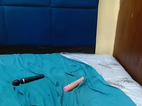 MilkyTitties's cam snapshot