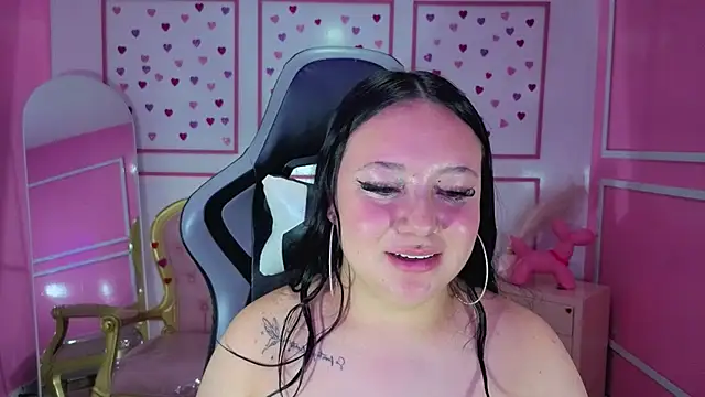 emma_adams_t's cam snapshot