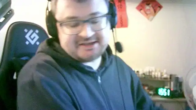 SirAbuser's cam snapshot