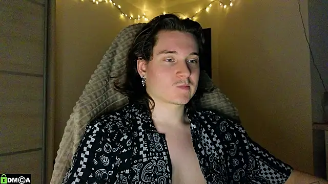 MoreRealAlex live sex cam