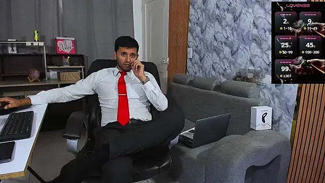 Hideintheoffice live sex cam