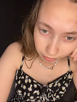 Holy_Poly's cam snapshot