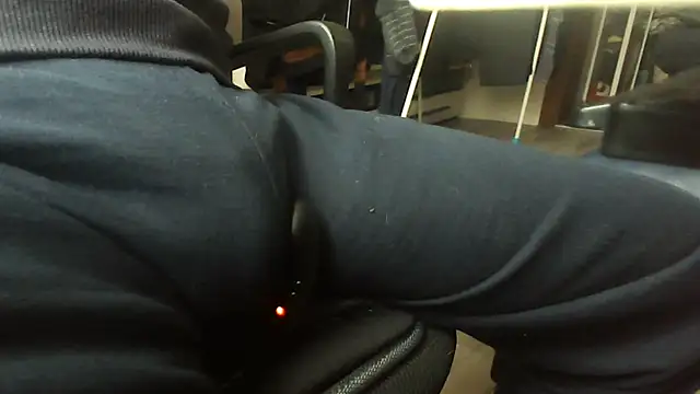 schwanzi_bear's cam snapshot