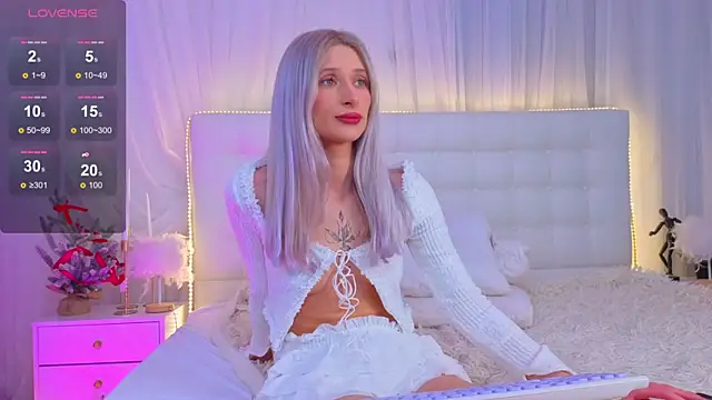 Monica_Leen's cam snapshot