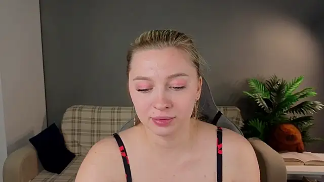 christie_luv's cam snapshot