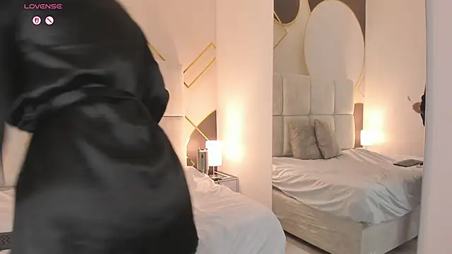 Megan-8 live sex cam