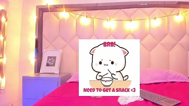 Scarletbigbug's cam snapshot