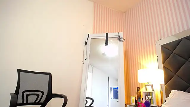 ViictoriaJones_'s cam snapshot