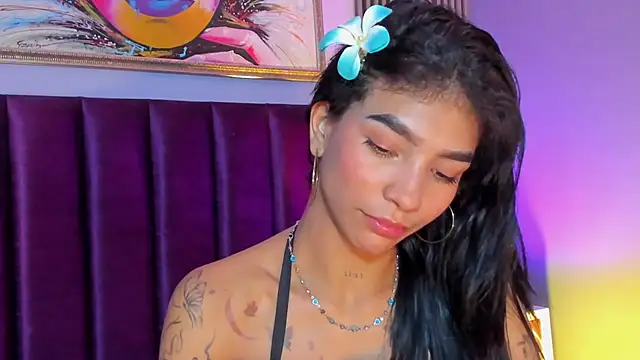 LauraAristizabal live sex cam