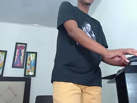 hotboyluxe's cam snapshot