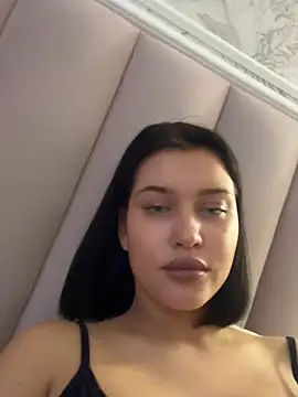 KikiWatson live sex cam