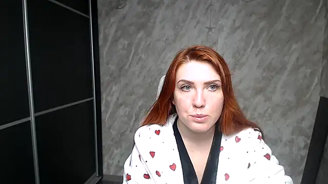 Reginasmilee live sex cam