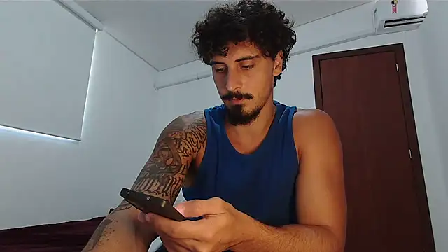 milkoffe live sex cam