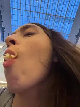 Holly_Play live sex cam