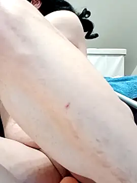 JOHANNA9MOI02 live sex cam