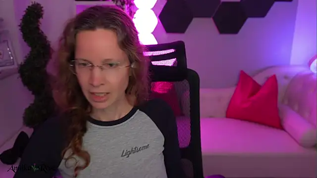 AnnikaRose live sex cam