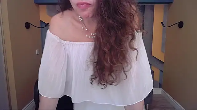 EllaLong's cam snapshot