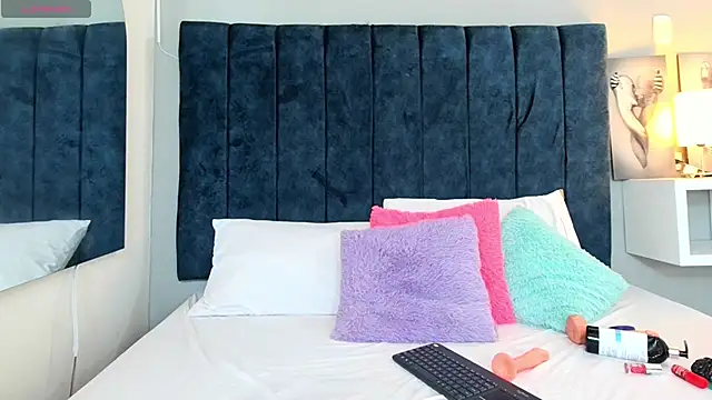 CRYSTALROUSE's cam snapshot