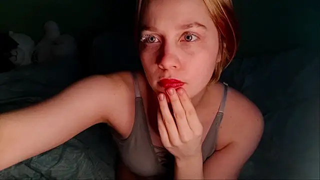 MillyVillage's cam snapshot