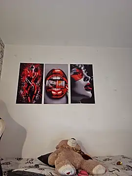 Antonella2_m's cam snapshot