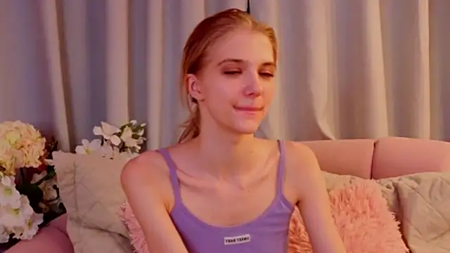 4example_Chloe's cam snapshot