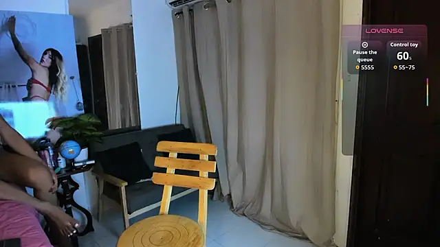 zou_quira live sex cam