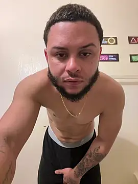 Tu_PaPi_Favorito live sex cam