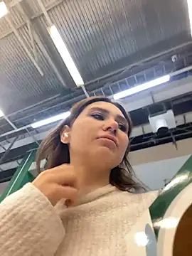 QuitieLia live sex cam