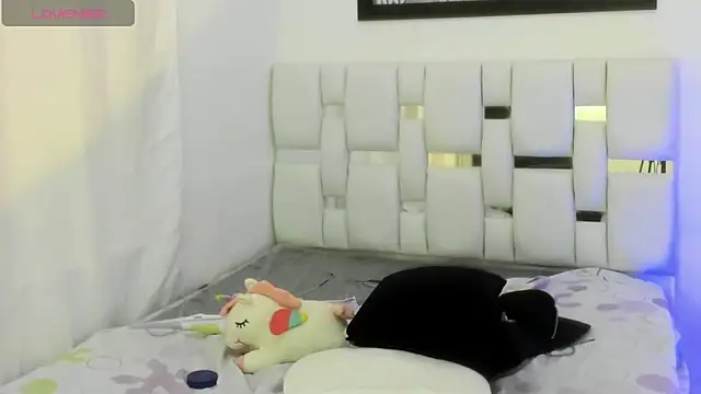 MissDiabla_ live sex cam