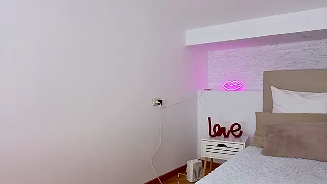 Hottie_miaa's cam snapshot