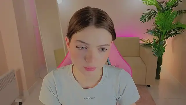 Ellya_me's cam snapshot