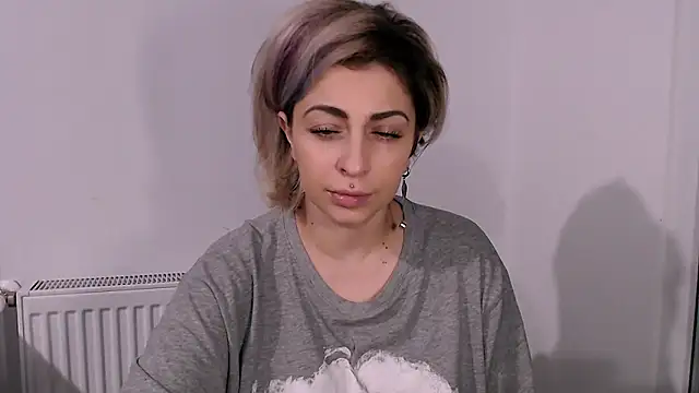 AAARUNY's cam snapshot