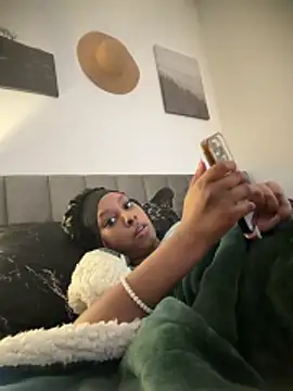 Your_Paris live sex cam