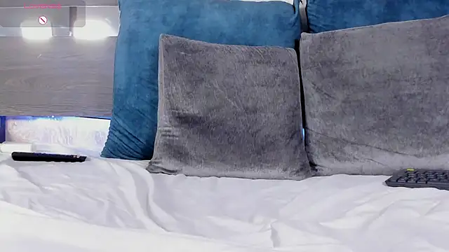 Sophie-Hills's cam snapshot