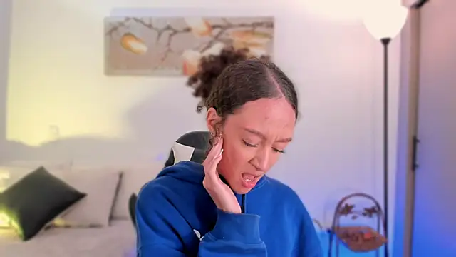 ChloeMoreti's cam snapshot